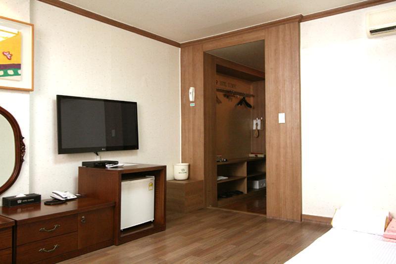 Changwon Olympic Hotel Buitenkant foto