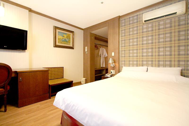 Changwon Olympic Hotel Buitenkant foto