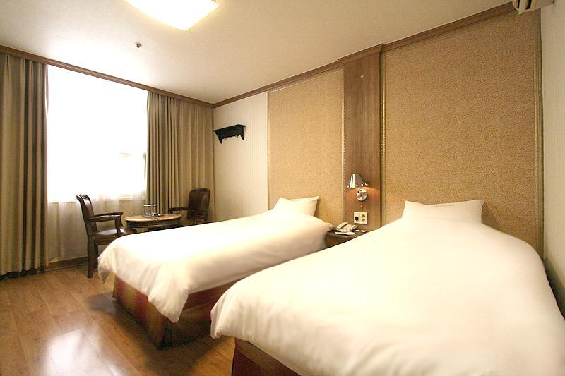 Changwon Olympic Hotel Buitenkant foto