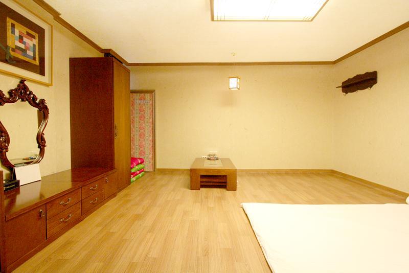 Changwon Olympic Hotel Buitenkant foto